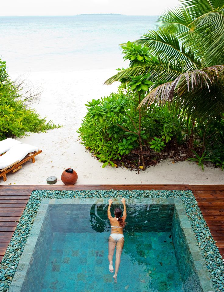 Green Sukabumi Split Face for Swimming Pool (Photo Courtesy Soneva Fushi Resort Maldives)