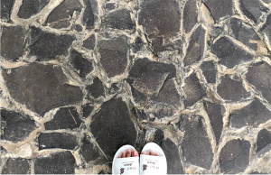 rustic-black-slate-pavers-bukit-daun-hotel-resort-kediri (2)