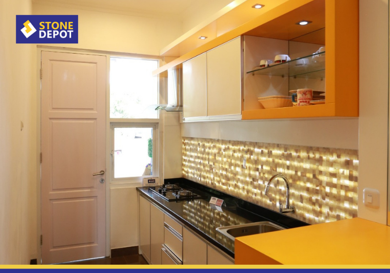A Symphony of Tones: Honey Onyx Mosaic in Kitchen Backsplash