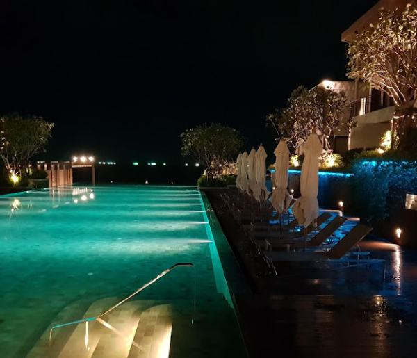 green-sukabumi-stone-pool-tiles-renaissance-pattaya-spa-resort-thailand Green Sukabumi Stone for Swimming Pool in Renaissance Pattaya Spa & Resort, Thailand